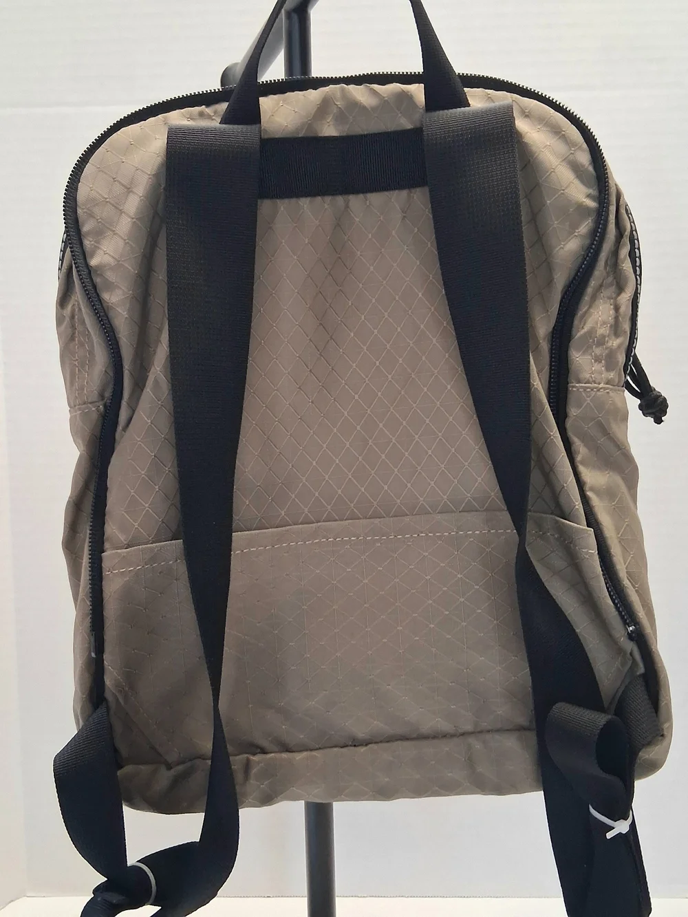 Eddie Bauer Mini Rucksack/Hiking/Stowaway Daypack Green Black Lightweight